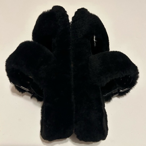 UGG Fuzz Yeah Black Furry Comfy Slipper Slide Slip on Sandal with buckle Size 7 - Picture 2 of 8
